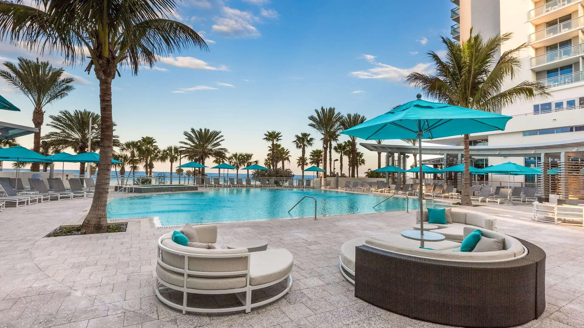 Wyndham Grand Clearwater Beach 4*,